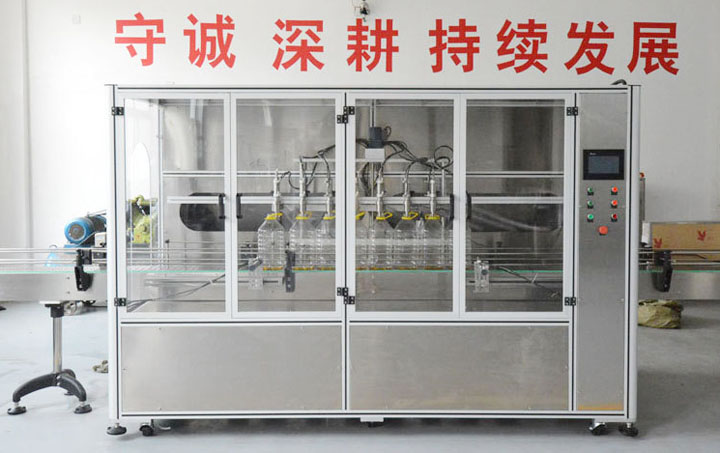 客戶(hù)收割機(jī)，20L食用油灌裝機(jī)一言不合就虐狗