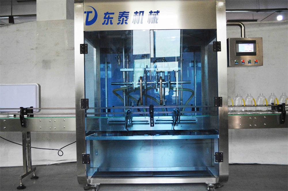 內(nèi)在與外在并存的四頭食用油灌裝機(jī)你確定不了解一下嗎？